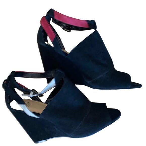 Joe's Jeans Wedged Heel Strapped Sandal Black with grey/burgundy size 9.5 - Picture 3 of 14